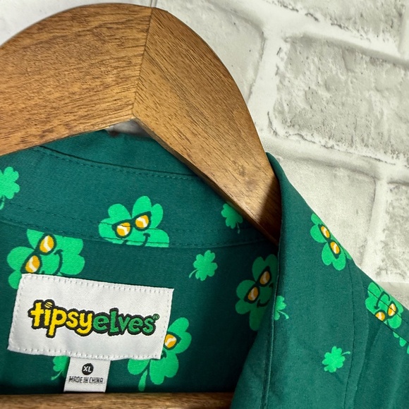 Tipsy Eleves Four Leaf Clover Casual Button Up Shirt Mens XL St. Paddy's Day - Picture 3 of 7